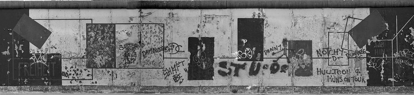 East Side Gallery: Lis Blunier, Hier und Dort, 1997 © Stiftung Berliner Mauer, Foto: Peter Thieme