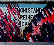 East Side Gallery: Rainer Jehle, Denk-Mal, Mahn-Mal, 2009 © Stiftung Berliner Mauer, Foto: Günther Schaefer